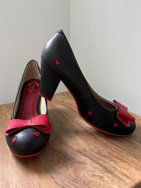 LOLA RAMONA Angie Black Leather Red Bow Heart Pumps
